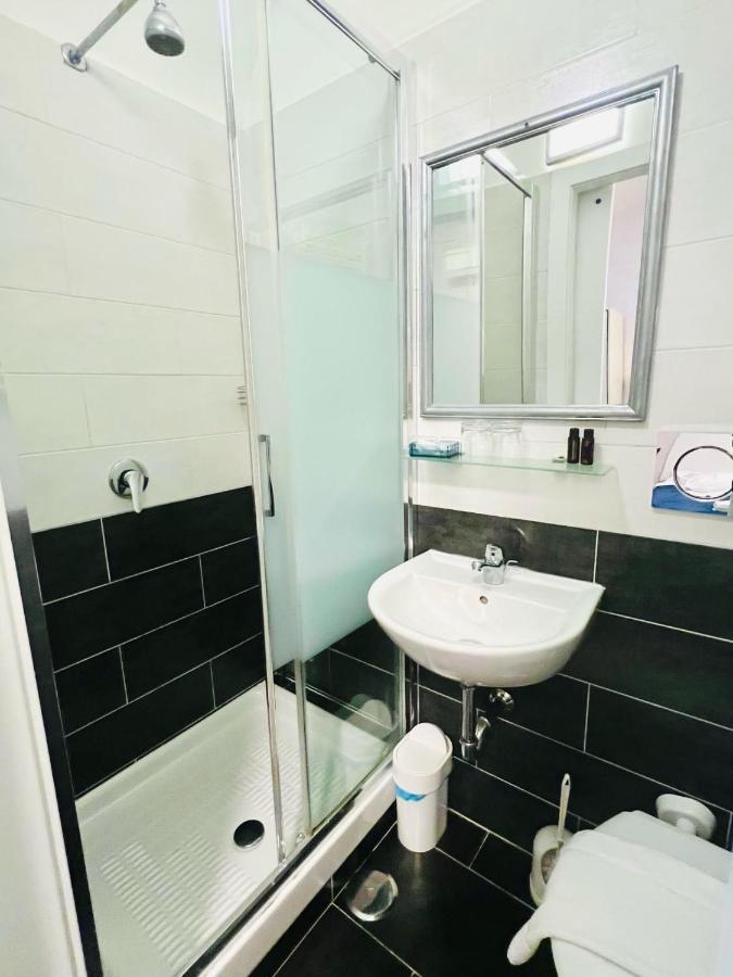 Hotel Pisa Rome Bagian luar foto