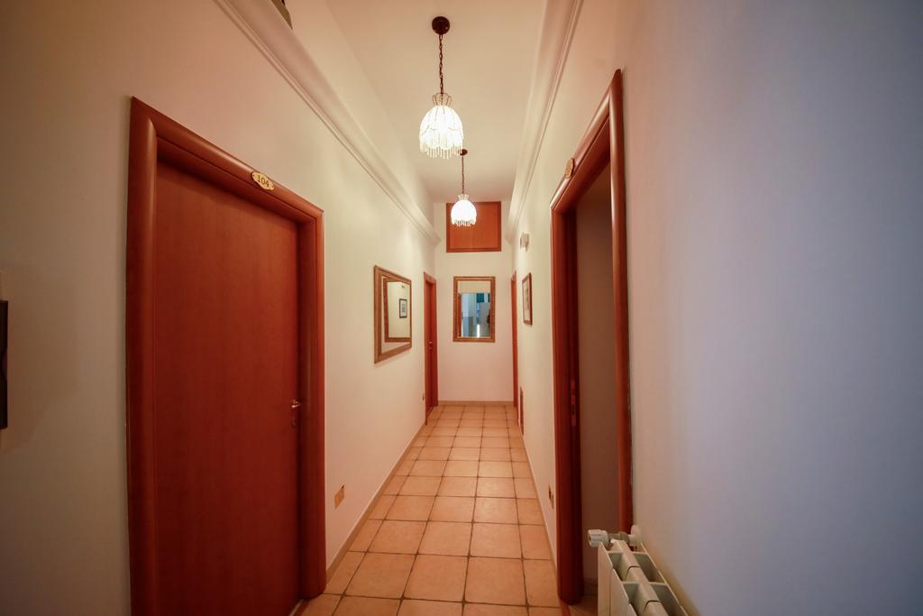 Hotel Pisa Rome Bagian luar foto