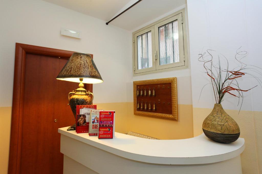 Hotel Pisa Rome Bagian luar foto