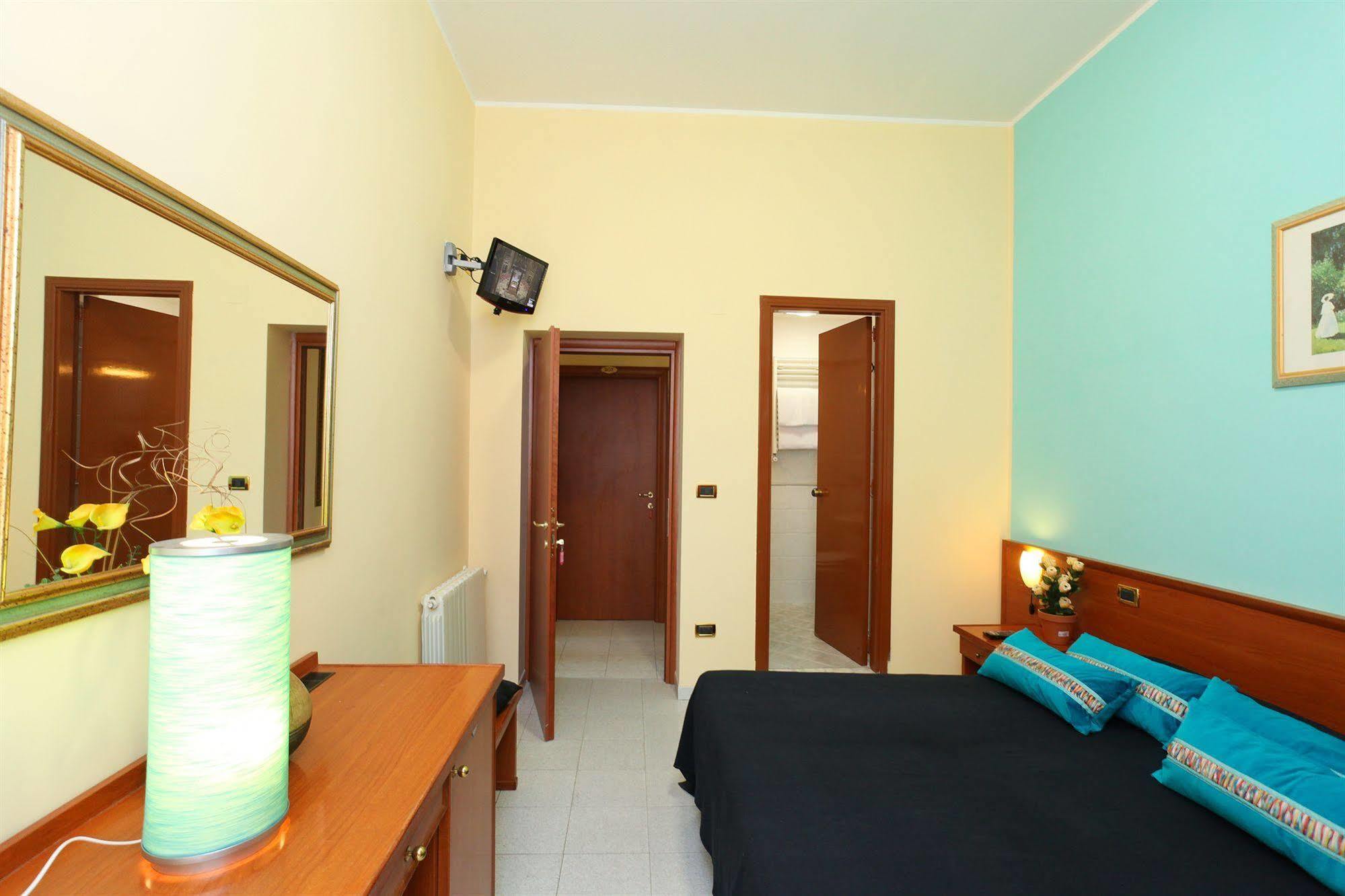 Hotel Pisa Rome Bagian luar foto