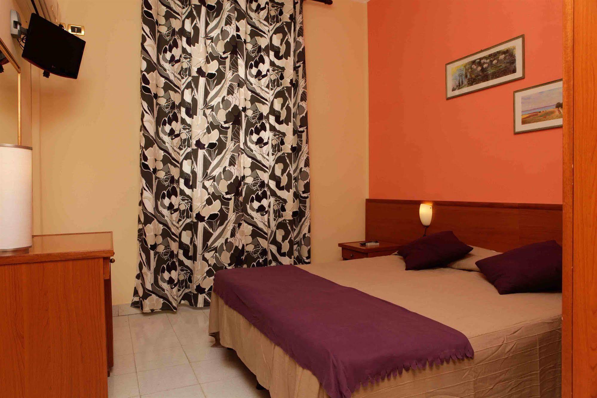 Hotel Pisa Rome Bagian luar foto