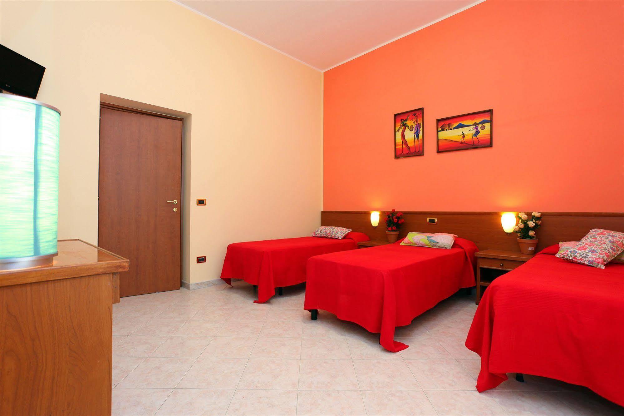 Hotel Pisa Rome Bagian luar foto